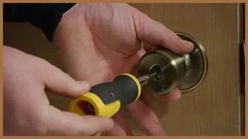City Locksmith Shop Miami, FL 305-744-5510 - 15-unlock-door