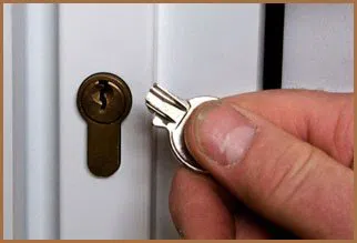 City Locksmith Shop Miami, FL 305-744-5510 - 5-broken-key